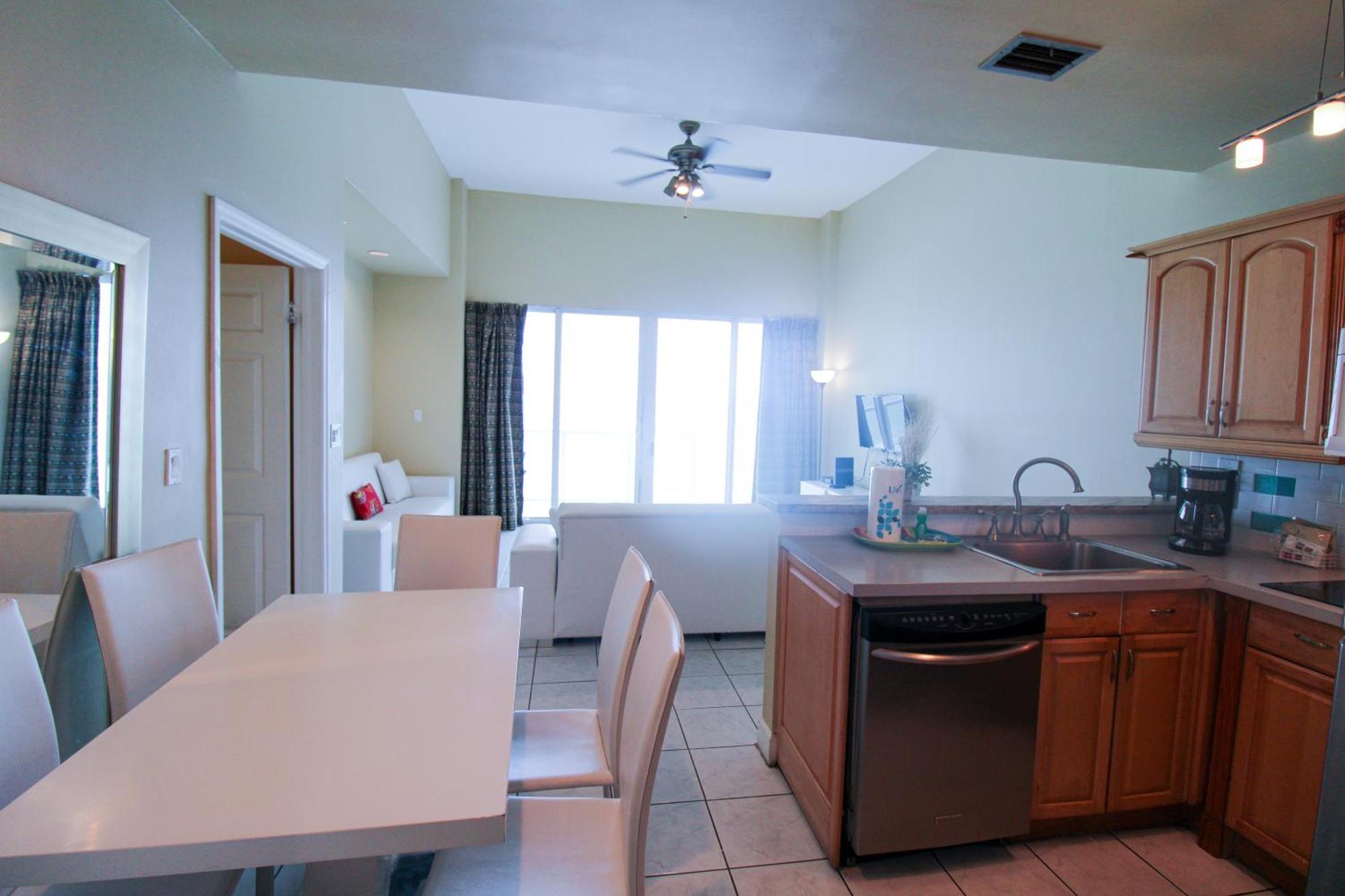 Castle Ph2 Balcony Oceanfront Condo, Access, Pool, Tennis, Free Parking *
